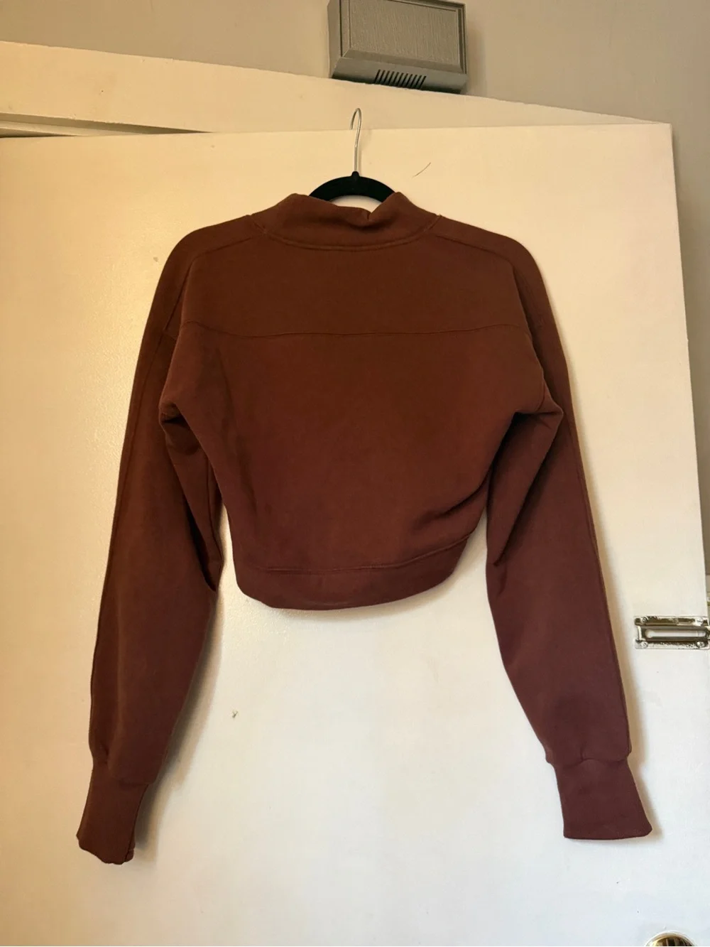 Athleta RETROPLUSH WRAP
CARDIGAN cropped sweatshirt shrug in mahogany heather - Picture 6 of 8